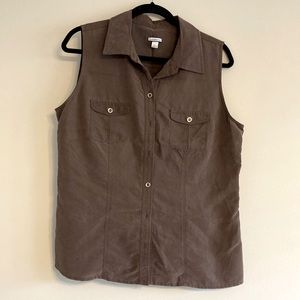Croft and barrow brown suede feel sleeveless button up collared shirt